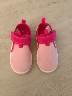 Swim shoes - pink